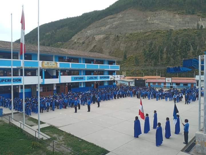 Honor a nuestros simbolos patrios 