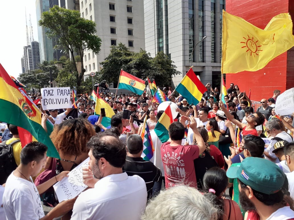 Milhares de bolivianos fazem protesto