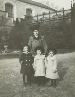 Hluboka 1904 - Joseph, Marie and Sophie Schwarzenberg (siblings of Heinrich) in Hluboka