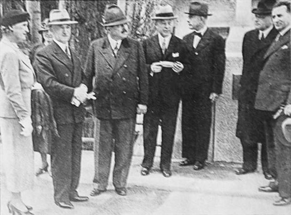 Adolph Schwarzenberg with President and Mrs Beneš in 1937