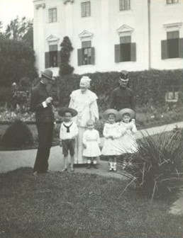 Libejice 1905-Felix Schwarzenberg, his sons Joseph and Heinrich, his mother Ida nee Liechtenstein,  and his daughters Sophie & Marie, behind them his brother Georg