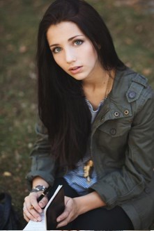 Sapphire/ Magdalena Heaton {Emily Rudd}